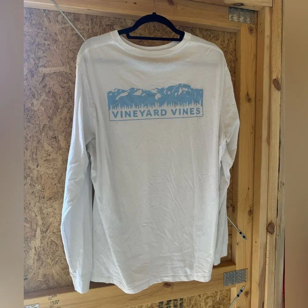 Vineyard Vines White and Blue Long Sleeve Tee